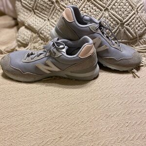New Balance Women's Gray and Pink Athletic Sneakers